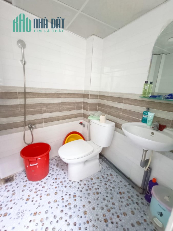 HIẾM - QUẬN 6 - 42M2 - HẺM XE HƠI CÁCH MẶT TIỀN 1 CĂN - NHÀ MỚI ĐẸP Ở LUÔN - TẶNG FULL NỘI THẤT -