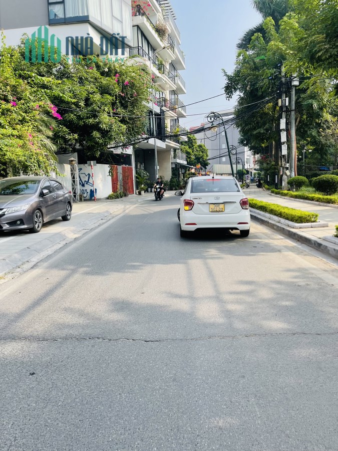 MẶT PHỐ TỪ HOA - LÔ GÓC - HÀNG HIẾM BÁN - VIEW HỒ TÂY - VIEW CÔNG VIÊN - VIEW KHÁCH SẠN 5 SAO
