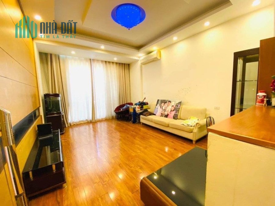 Bán nhà mặt ngõ Lạc Long Quân, Tây Hồ 43m, 5 tầng, nhỉnh 6 tỷ, ngõ thông, nhà đẹp.