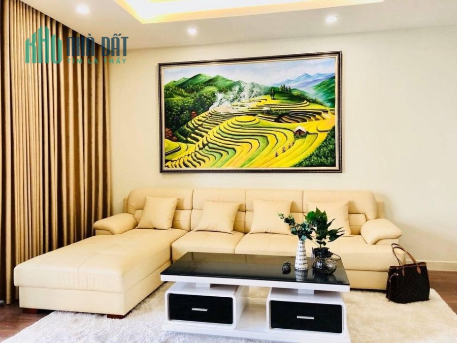 Bán nhà view hồ, lô góc Q. Tây Hồ 45m2, 5 tầng, nhỉnh 5 tỷ, nhà đẹp ở luôn.