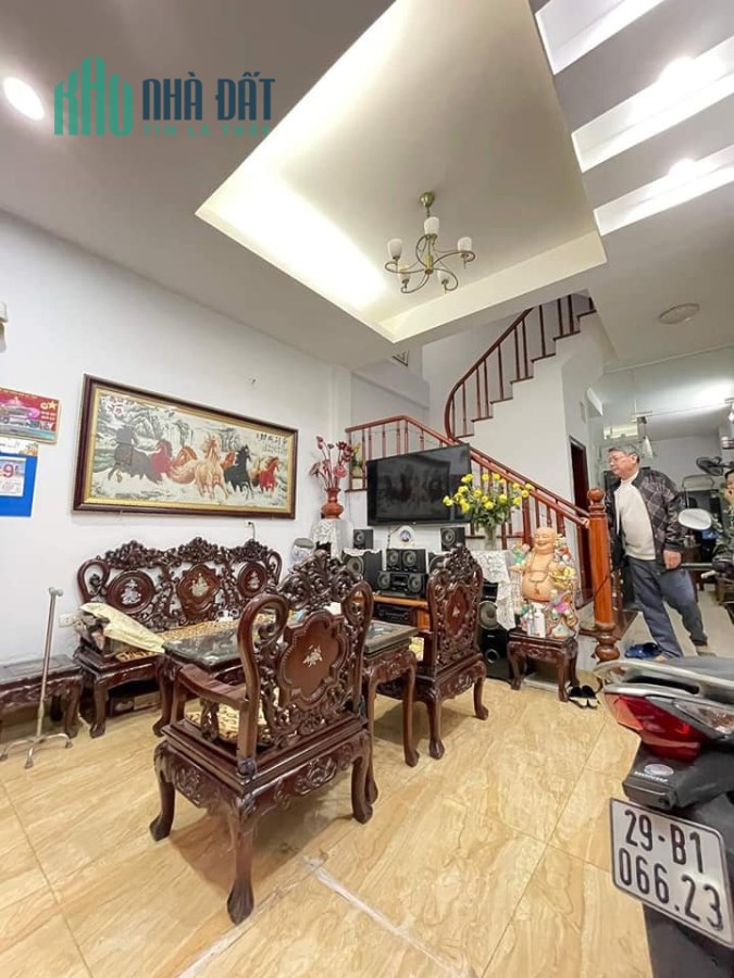 Siêu hiếm! Cầu Giấy, 2 thoáng, ngõ nông, 60m ô tô, nhà đẹp, view c.cư 44m2 chỉ 4.5 tỷ