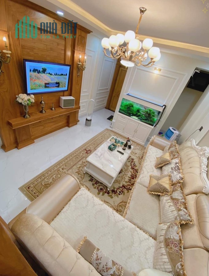 BÁN NHÀ - MAI DỊCH ,CẦU GIẤY - GARA OTO - PHÂN LÔ , VỊ TRÍ ĐẮC ĐỊA - 40M - GIÁ 5 TỶ