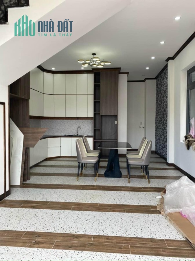 Cần Bán gấp nhà đẹp ngay trung tâm đường Cổ Loa, Đà Lạt giá 7.5 tỷ