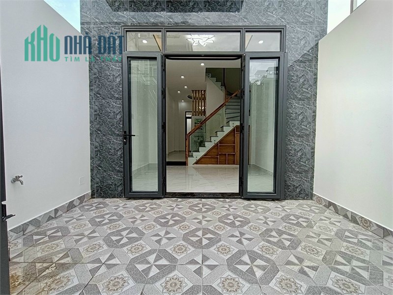 Chỉ 6 tỷ, căn góc, ngang 8m,Phạm Văn Đồng, Thủ Đức,