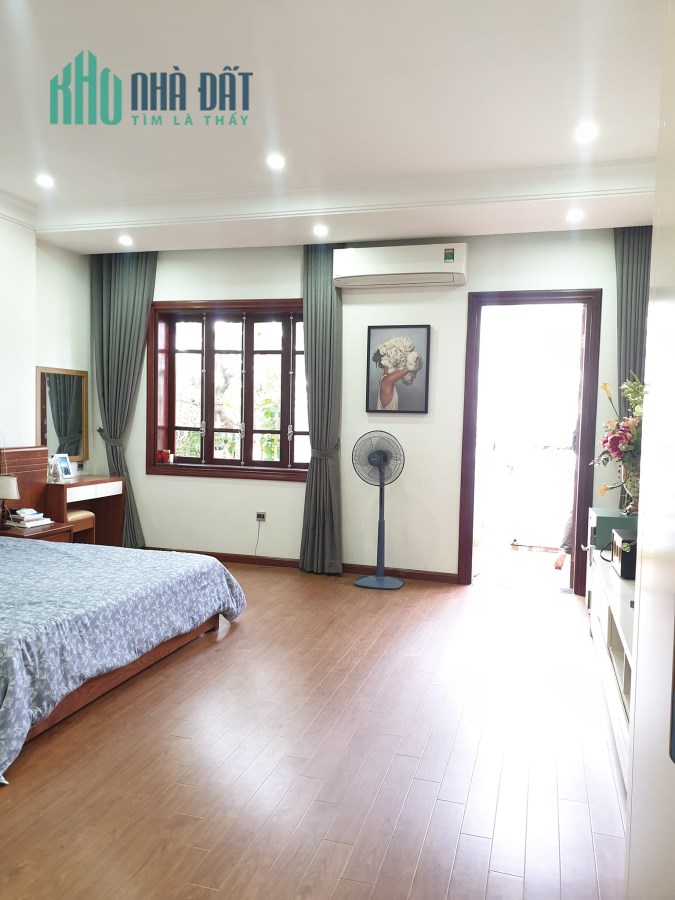 Bán Nhà Siêu hiếm Lý Thường Kiệt Hoàn Kiếm Lô Góc Ngõ Ô Tô Dt 55m2 MT4,5 m Giá 12 tỷ 990  Huyền 77