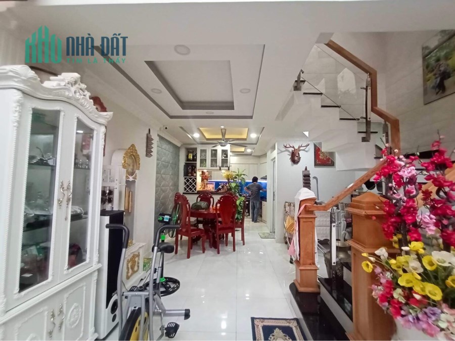 Bán nhà hxh Tô Hiến Thành 44m2 gần Bệnh viện Trưng Vương Quận 10 giá 4 tỷ 9