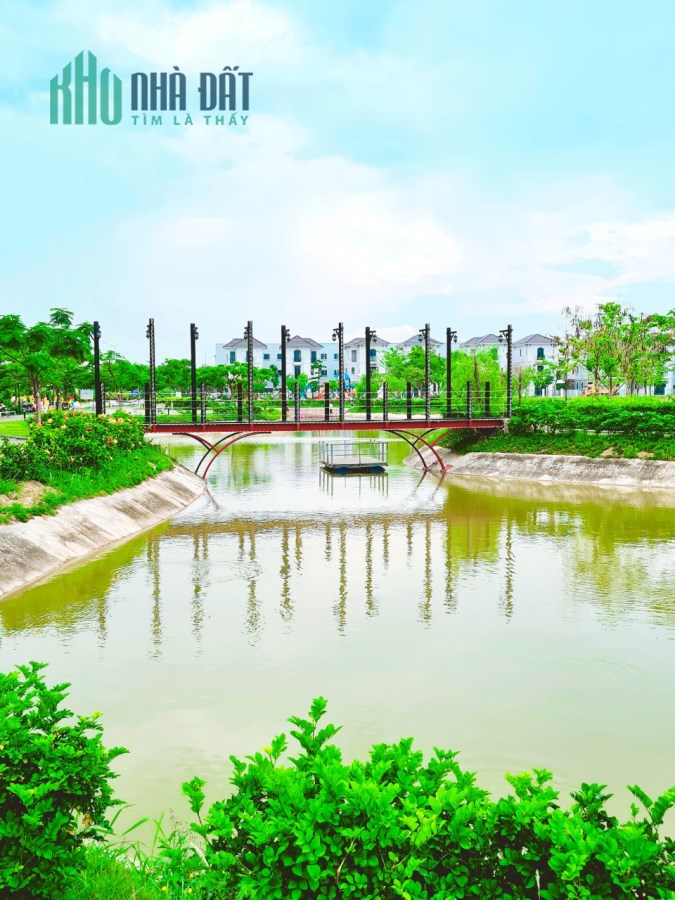 Chính chủ cần bán biệt thự Song Lập 135m2 khu dân cư đông đúc ngay phố đi bộ, công viên, hồ điều