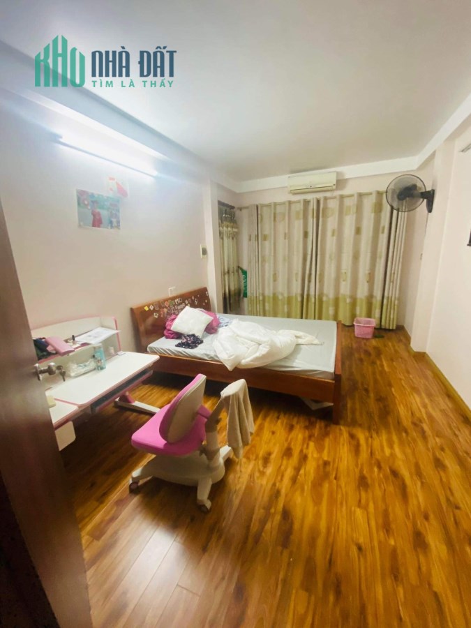 Bán nhà phố Đội Cấn, 4 tầng dân xây, gần Lăng Bác, 33m2, 3.5 tỷ ( có thương lượng )
