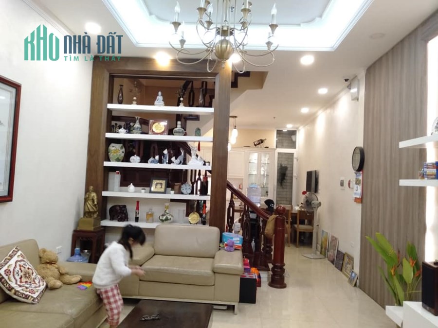 Bán nhà phố Tôn Đức Thắng, ngõ ô tô, lô góc, 4 tầng, 35m2, 4.1 tỷ