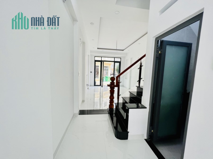 NHÀ HOÀN THIỆN FULL 3TẦNG DT 100m2  MTKD 40m TÔ HIỆU TÂN PHÚ