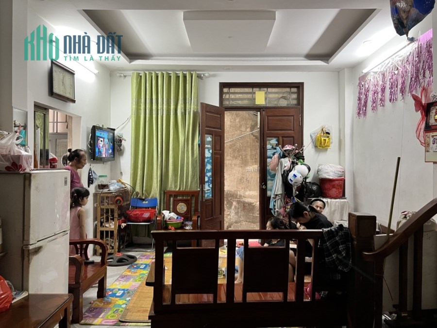 Bán nhà mặt ngõ phố Kim Giang, 38 m2 x 5T, MT 5m, 6 ngủ, 20m ra mặt phố, hơn 4 tỷ