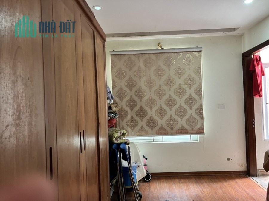 Bán nhà mặt ngõ phố Kim Giang, 38 m2 x 5T, MT 5m, 6 ngủ, 20m ra mặt phố, hơn 4 tỷ