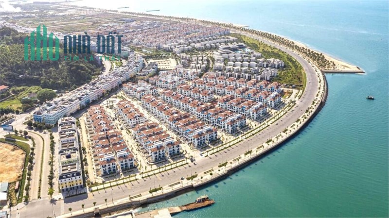 Chính Chủ đi nước ngoài định cư cần  bán 3 căn Biệt thự biển đối diện đảo rều