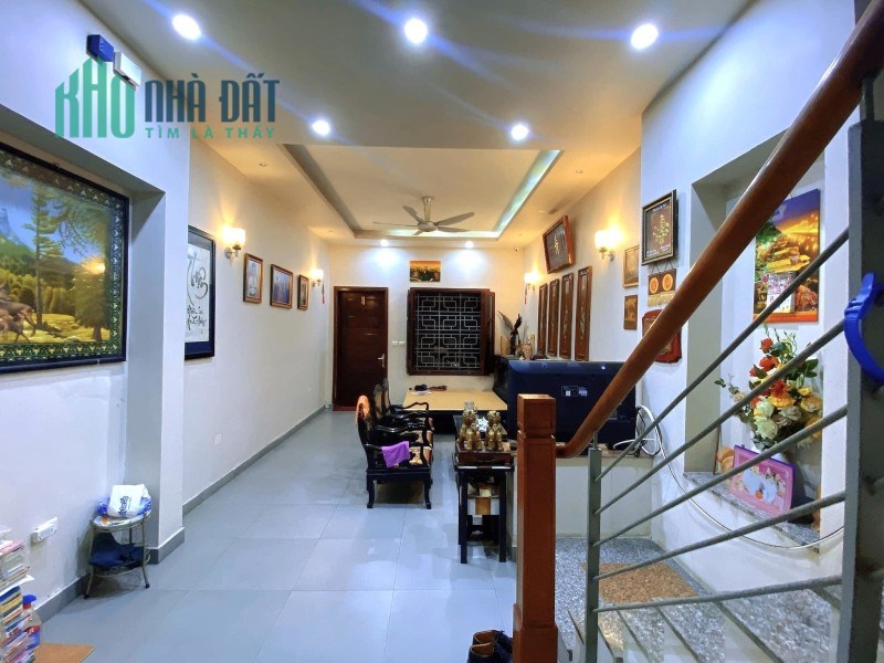 Bán gấp nhà phân lô phố Nguyên Hồng, ngõ ô tô tránh, DT 48,2m2, MT3,7m. 0338080356