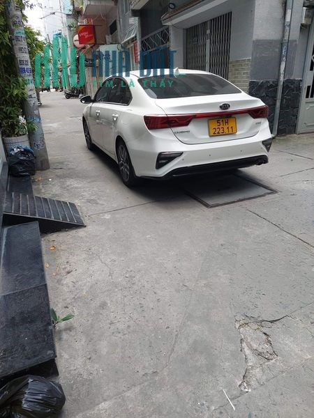 NHÀ HẺM XE HƠI QUẬN PHÚ NHUẬN - KHU PHÂN LÔ - NHÀ MỚI Ở LIỀN.