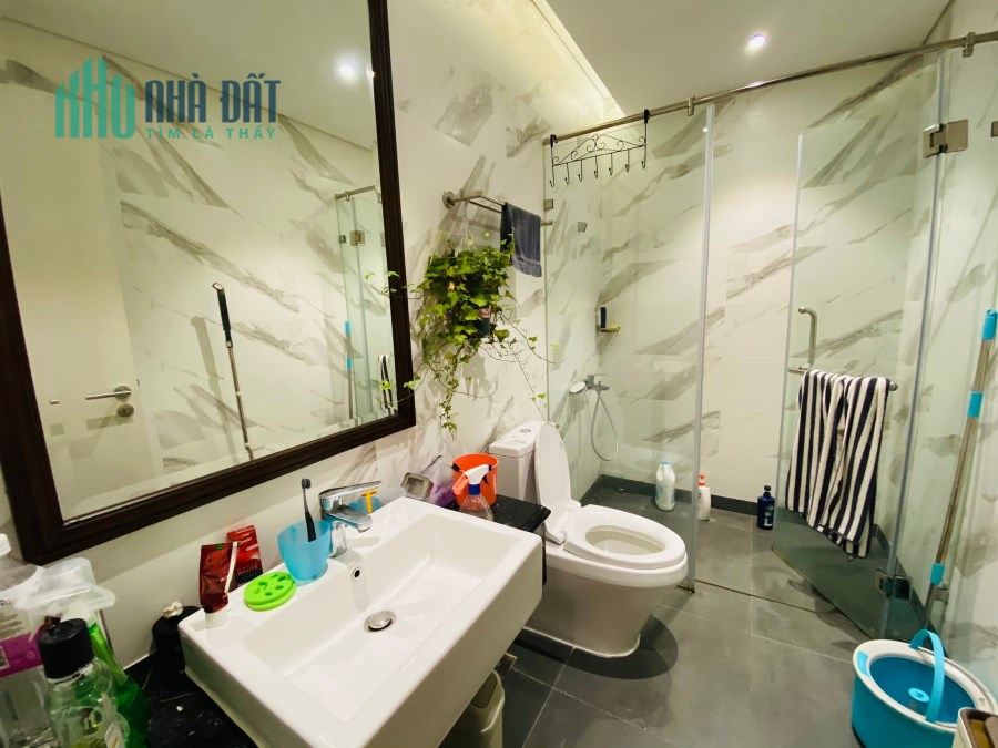 Bán gấp nhà phân lô phố Nguyên Hồng, ngõ ô tô tránh, DTXD48,2m2, MT3,7m. 0338080356