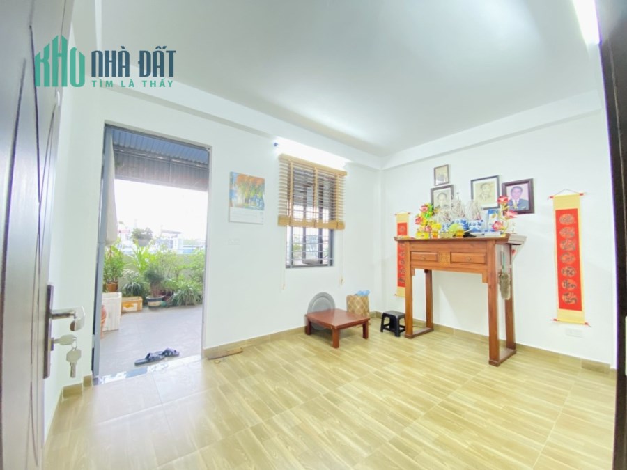 Bán gấp nhà Phạm Ngọc Thạch, ngõ ô tô tránh, DT 76,5m2, MT4m. 0338080356