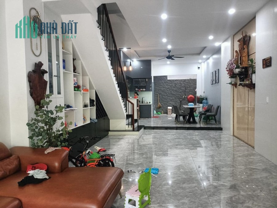 Cực Hót! nhà siêu to Cầu Xéo P Tân Qúy ,TânPhú. DT: 5x20m (100m2) ,4 tầng        ( 3pn) CHỈ 10 TỶ.