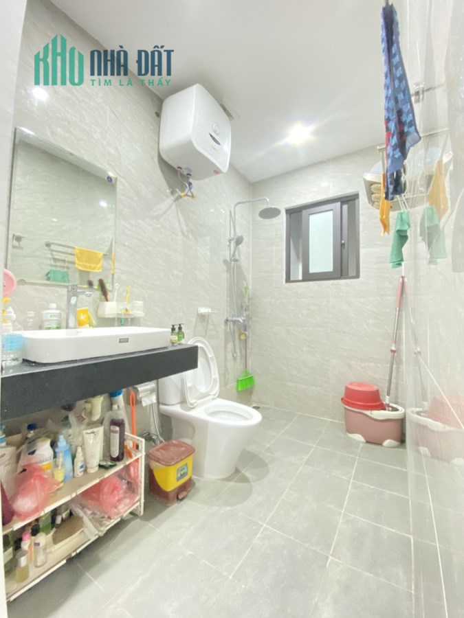 Bán gấp nhà Phạm Ngọc Thạch, ngõ ô tô tránh, DTXD76,5m2, MT4m. 0338080356