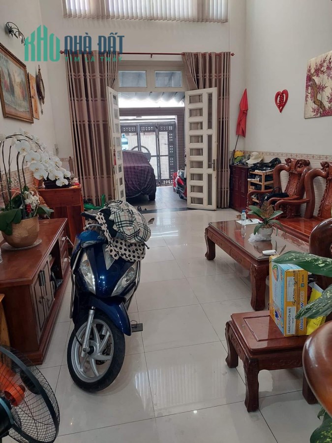 Bán Nhà Hòa Bình Tân Phú Đường 10M, Ngang 4.1M, 3 Tầng Nhỉnh 6 Tỷ