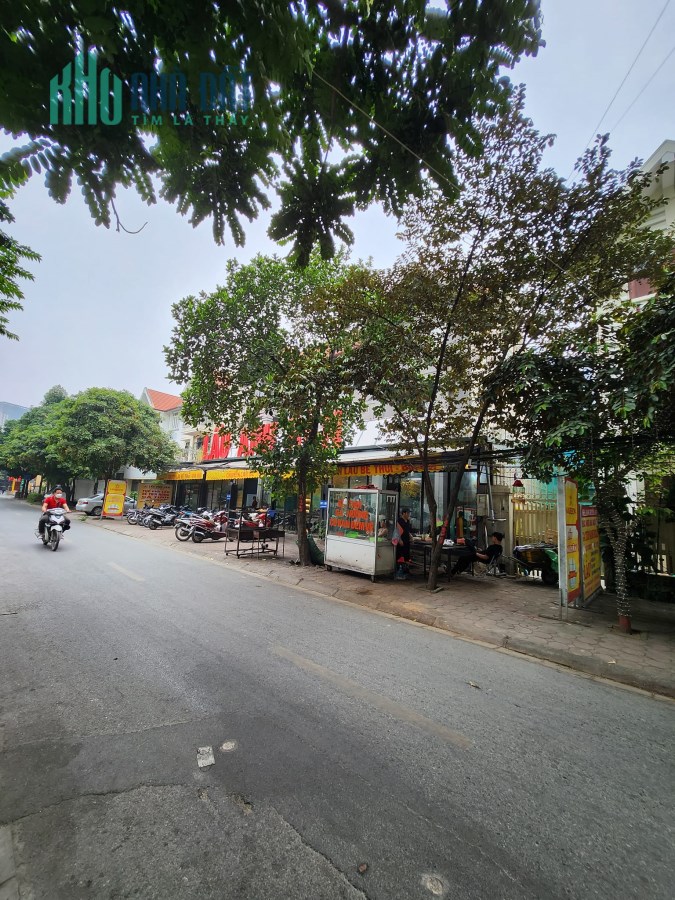 Biệt thự lô góc  khu Trung Văn Lê Văn Lương Hà Nội 27 tỷ.
