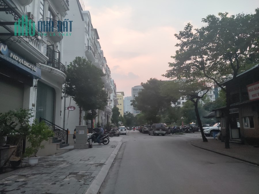 bán nhà khu phân lô phố Dịch Vọng Hậu Tôn Thất Thuyết 100m x 7 t giá 40 tỷ