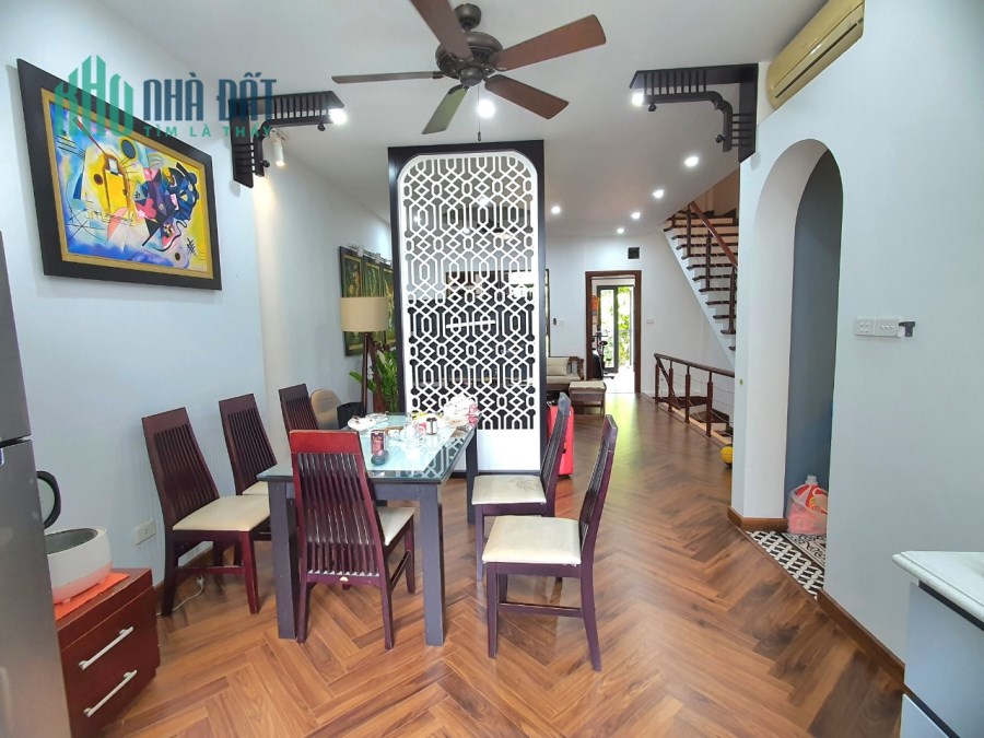 Bán LK- KĐT Văn Quán Hà đông-Vỉa Hè- KD đỉnh dt:96m2 x 5T Mt:5,5m Giá chỉ 17.5 tỷ
