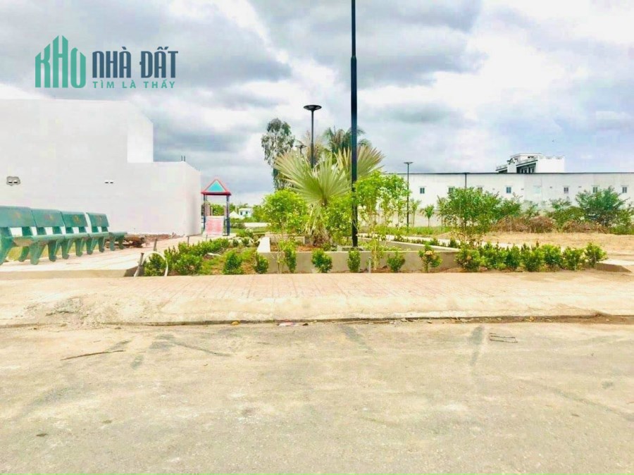 Chính Chủ Bán Gấp Căn Nhà Giảm Hơn 300Triệu - Nhận Nhà Ở Ngay - Bao Công Chứng Sang Tên - Gần KCN