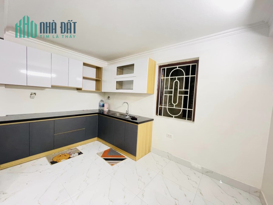 BÁN NHÀ LẠC LONG QUÂN-CẦU GIẤY-2 THOÁNG-SỔ VUÔNG-TẶNG FULL NỘI THẤT-DT42M GIÁ 4.95 TỶ