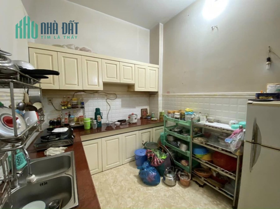Nhà 3 tầng BTCT, ngang 4m dài 12m cực đẹp, đường Nguyễn Duy Cung, F. 12, Gò Vấp. Chỉ 4.X tỷ