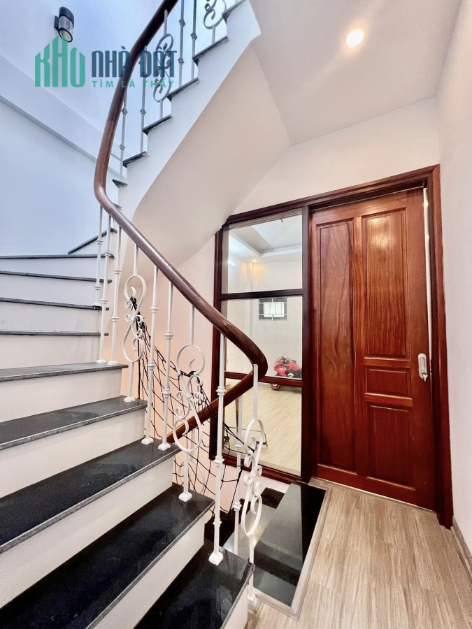 BÁN NHÀ NGÕ QUỲNH: 35M2, 5 TẦNG, GẦN Ô TÔ. CHỈ 4 TỶ