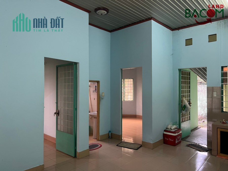 Bán căn nhà duy nhất ngang 8m gần chợ Tân Vạn, SHR full thổ cư, đường ô tô