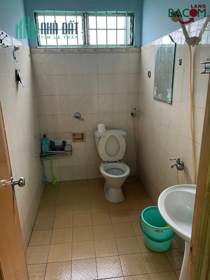 Bán căn nhà duy nhất ngang 8m gần chợ Tân Vạn, SHR full thổ cư, đường ô tô