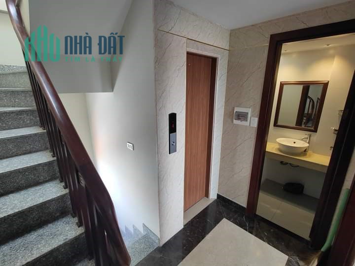 Đẹp, rẻ.. Nhà Ngọc Thụy, Long Biên, 33m, 5 tầng dân xây, ngõ 2,8m thoáng, 3,6 tỷ
