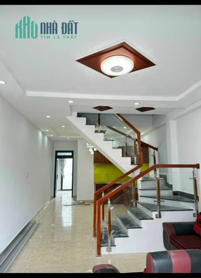 Cần bán gấp căn nhà mới tinh trên đường Mê Linh, Phường 9, TP. Đà Lạt, giá 2,8 tỷ