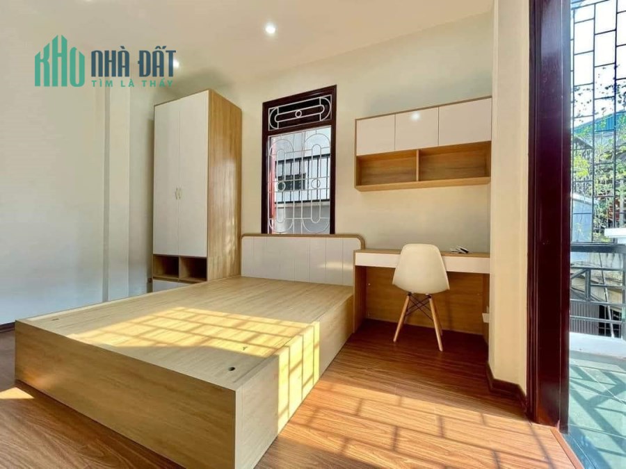 Cần bán gấp nhà phố Giáp Bát 53m2 x 4 tầng ngõ nông, ngõ ô tô đỗ giá chỉ 5,8 tỷ