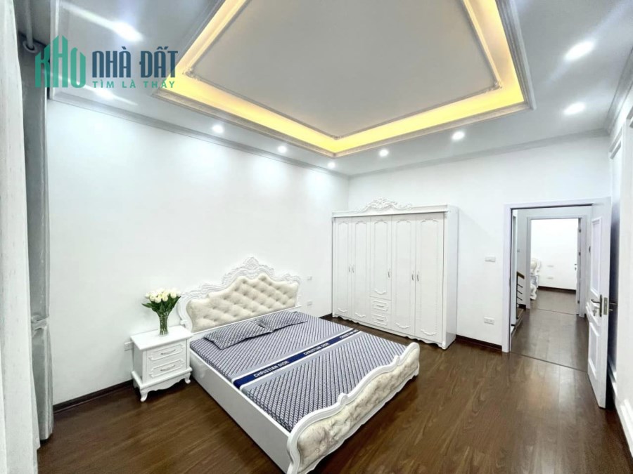 Cực hiếm nhà Chùa Láng,Đống Đa,cách ÔTô 5m,2 thoáng, nhà đẹp ở ngay, 40m2x6T, kinh doanh.