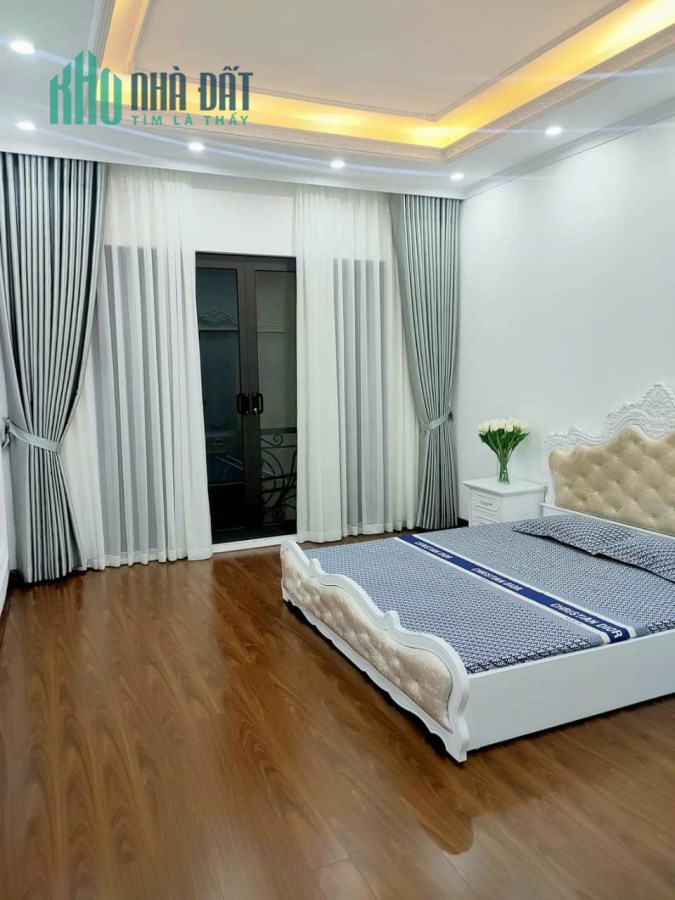 Cực hiếm nhà Chùa Láng,Đống Đa,cách ÔTô 5m,2 thoáng, nhà đẹp ở ngay, 40m2x6T, kinh doanh.