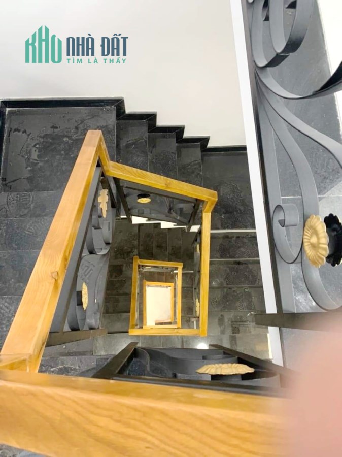 Nhà bán căn đôi hẻm Dương Bá Trạc P1Q8. Trệt, 2 lầu, sân thượng. Giá 7,5 tỷ (mỗi căn) TL