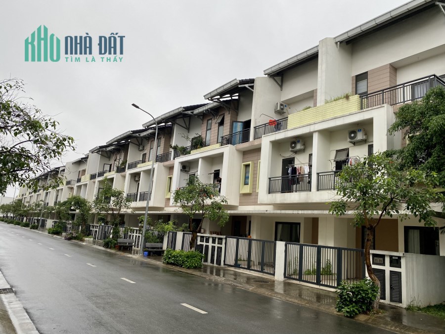 Chính chủ chuyển nhà sang biệt thự cần bán căn liên kề