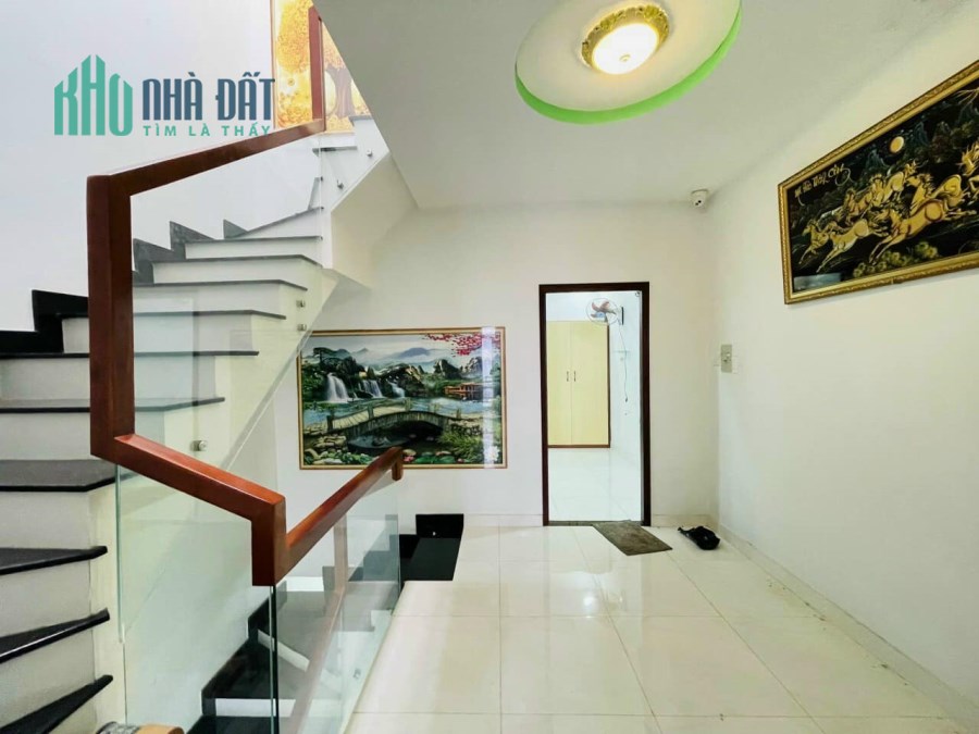HƠN 6 TỶ XÍU XIU - 64m2 - ĐÚC 4 TẦNG - HẺM RỘNG 6m