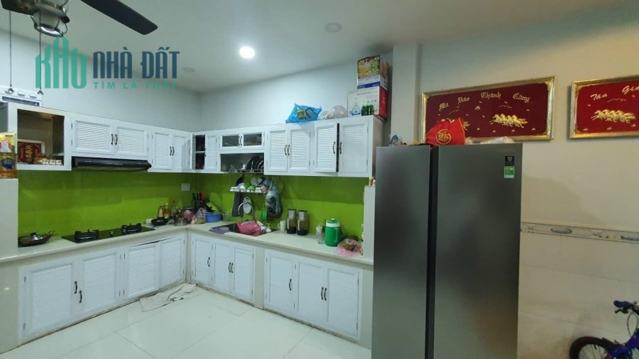 HƠN 6 TỶ XÍU XIU - 64m2 - ĐÚC 4 TẦNG - HẺM RỘNG 6m