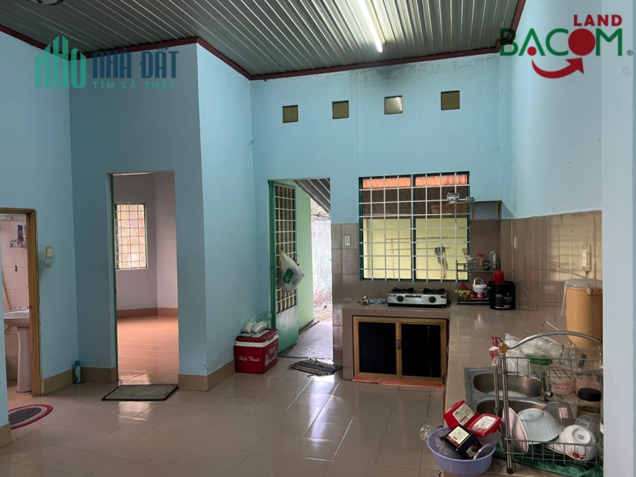 Bán căn nhà duy nhất ngang 8m gần chợ Tân Vạn, SHR full thổ cư, đường ô tô già 3ty500