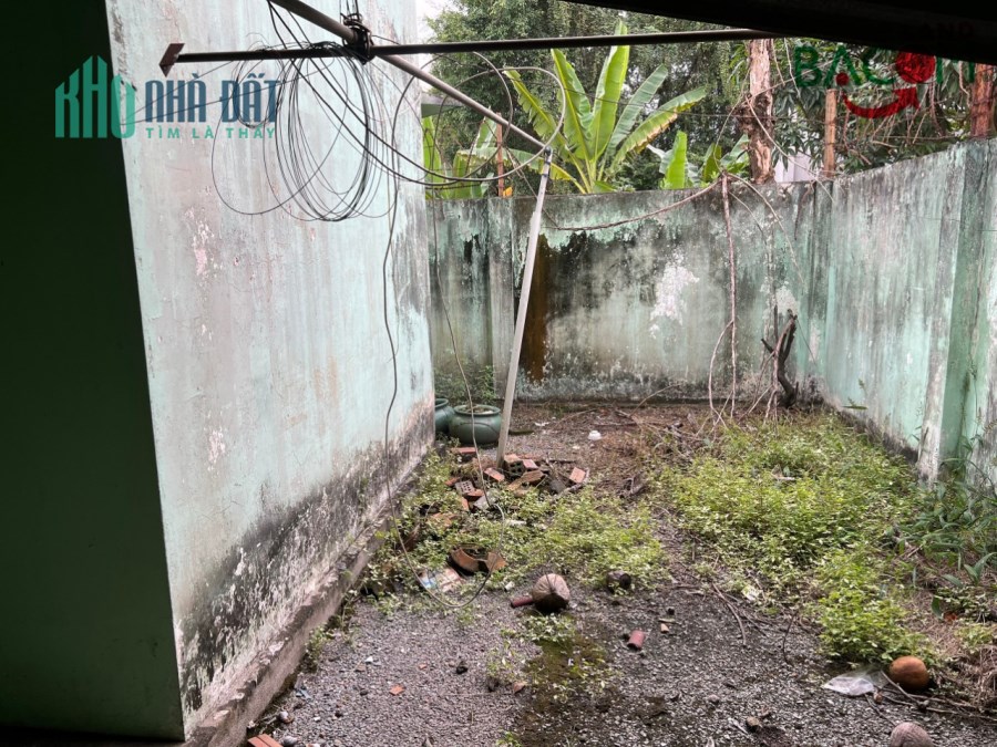 Bán căn nhà duy nhất ngang 8m gần chợ Tân Vạn, SHR full thổ cư, đường ô tô già 3ty500