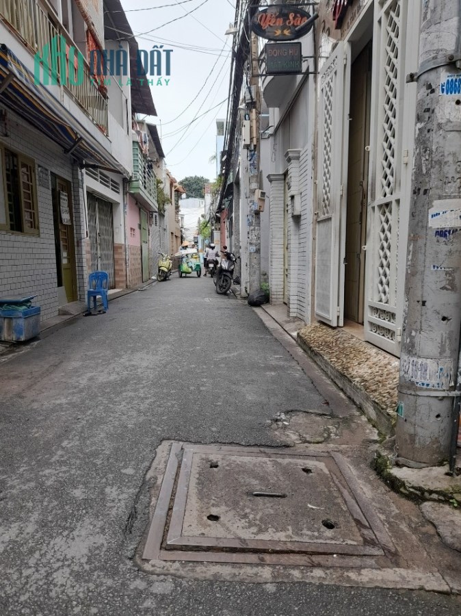 1 căn nhà nhỏ 2 quả tim vàng đây ạ. Nhà mới vô ở ngay 2 mặt tiền Bùi Thị Xuân p1 Tan Bình diện tích