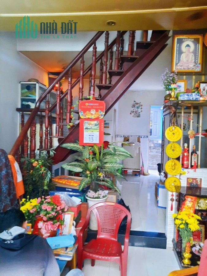 1 căn nhà nhỏ 2 quả tim vàng đây ạ. Nhà mới vô ở ngay 2 mặt tiền Bùi Thị Xuân p1 Tan Bình diện tích