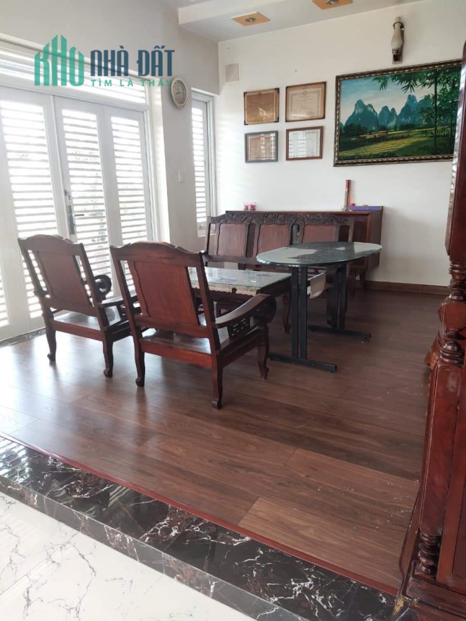 Biệt thự mặt tiền khủng Q8 14x18, lô góc 2 mặt tiền đường chỉ 15.9tỷ