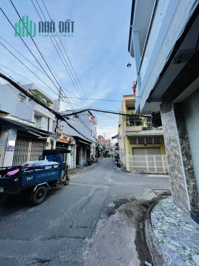 Bán Gấp Nhà Âu Cơ, P.10, Tân Bình, 25m2, Nhà Ngang 4m, Xe Hơi Đổ Cửa, Chỉ 2 Tỷ