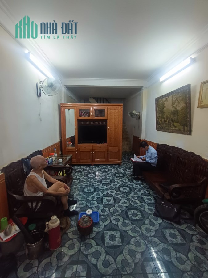 Cần bán nhà Phố Đặng Văn Ngữ 40m2 –Ô TÔ ĐỖ CỬA