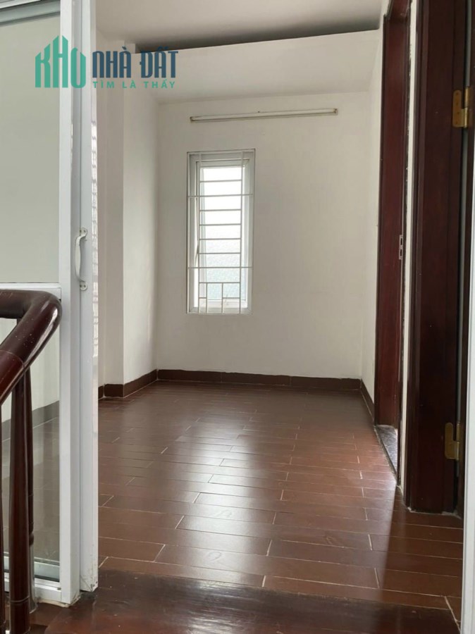 Nhà Hoàng Ngân, Cầu Giấy, 31m2 x 5 tầng, nhà đẹp, ô tô vào nhà, kinh doanh, giá 8.5 tỷ